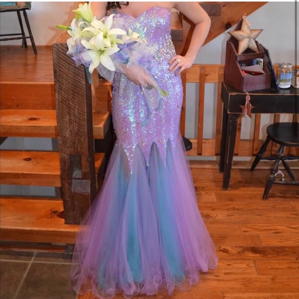 Mermaid lavender prom dress